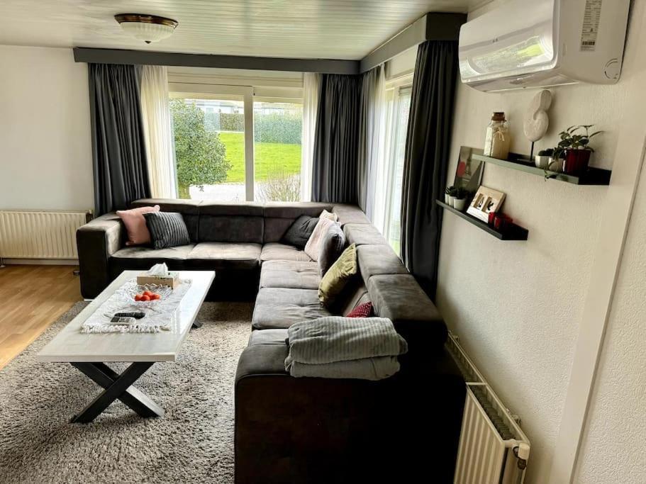 Luxe Chalet In Prachtig Natuurgebied Lith Bagian luar foto