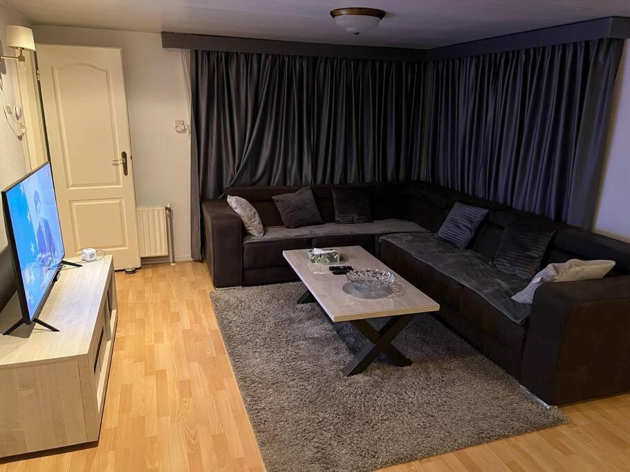 Luxe Chalet In Prachtig Natuurgebied Lith Bagian luar foto